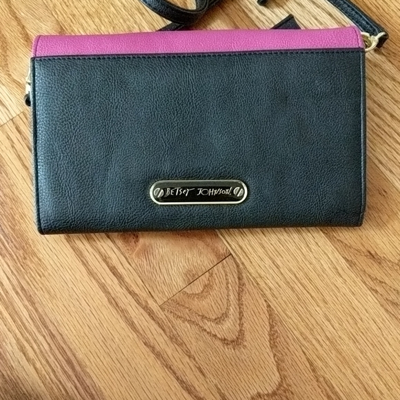 Betsey Johnson Crossbody Bow Bag - Picture 3 of 8